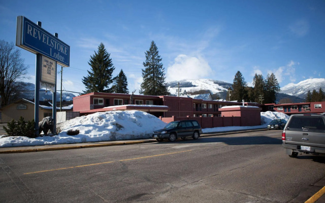 Revelstoke Lodge