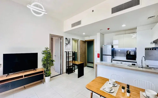 OYO HOME 1366 Standard One Bedroom Jvc