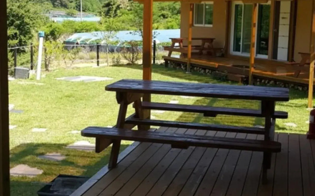 Sangju Yeoyuroun Hwangtojip Pension