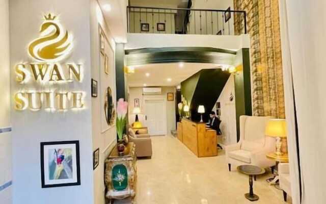 Swan Suites