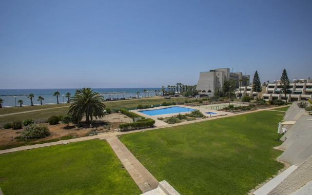 Lordos Sunshore Beachfront Suite