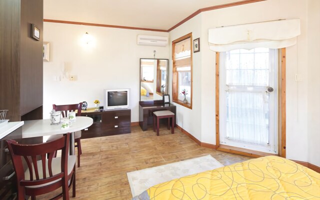 Jeju Between Mountain & Sea Pension