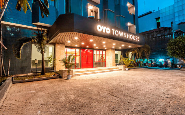 Super OYO Townhouse 2 Hotel Gunung Sahari