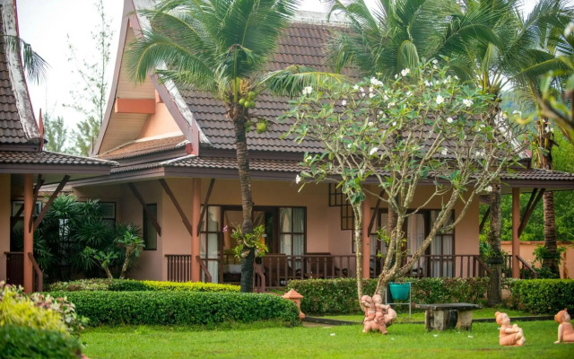 Lanta Casuarina Beach Resort