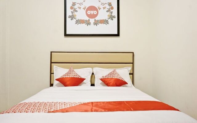 Oyo 1076 Dmc Homestay