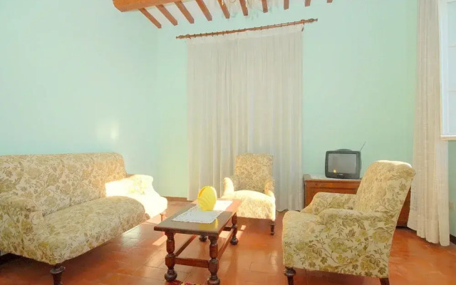 House in Ciciana With Pool and Scenic Views