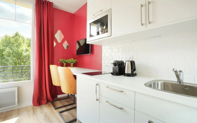 YAYS Paris Zola by Numa