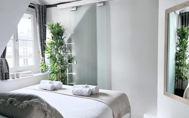 1612 B - Best deal in Pigalle