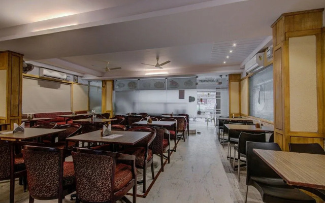 Oyo 14323 Anupama Hotel