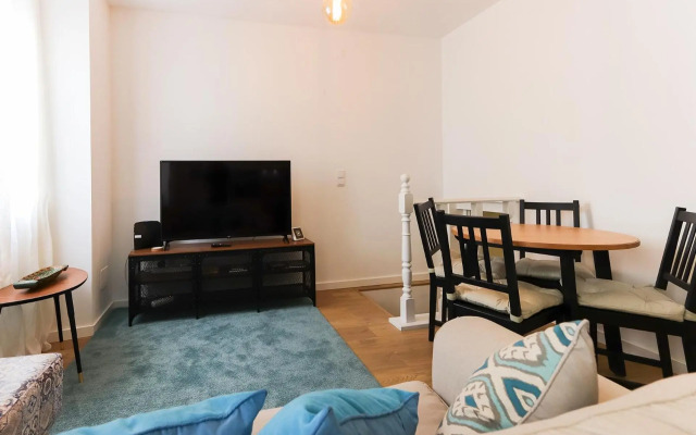 Wal Apartments- 3 bedrooms with parking space