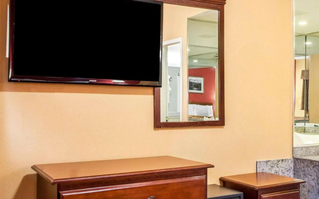 Rodeway Inn Jersey City near Hoboken