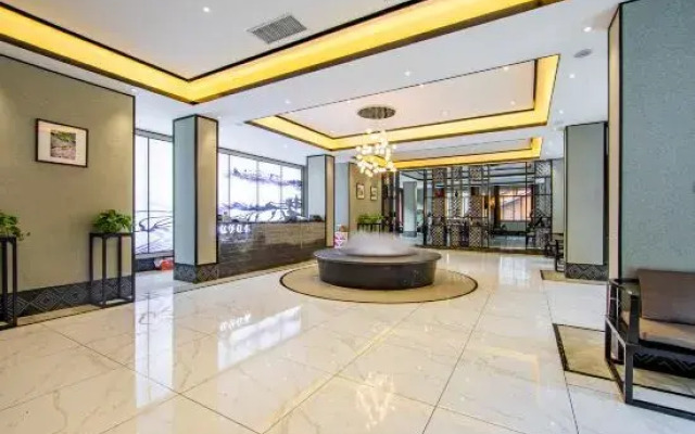 Longji Longbao Zhuangjia Hotel