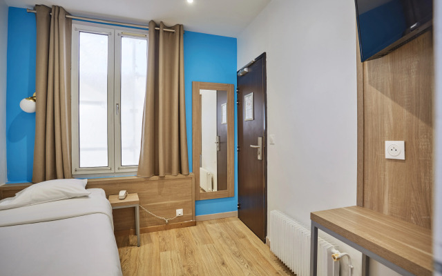 Merryl Hotel