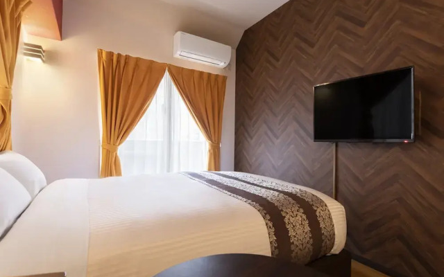 Mr.KINJO in Color'z Ciizi