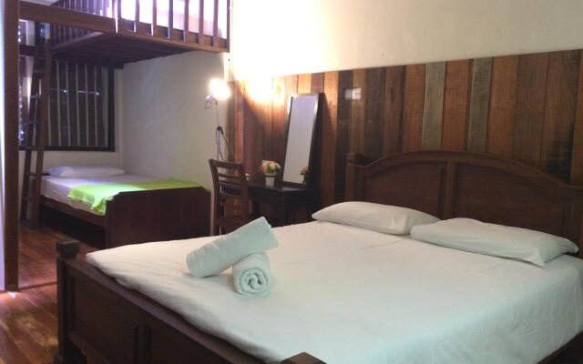 Pavilion Coffee Guesthouse