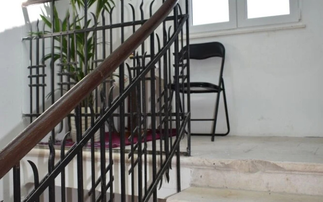 Dante Apartment