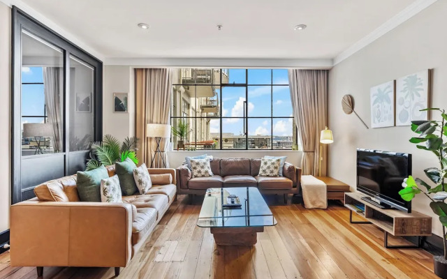 Spacious 2Br In Cbd Pool Gym Parking