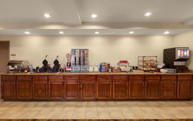 Country Inn & Suites by Radisson, Doswell (Kings Dominion), VA