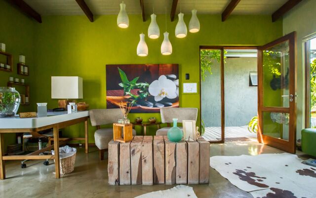 Rhino Ridge Safari Lodge