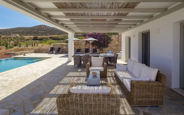 The Gallery Home - Elegant Villa In Antiparos