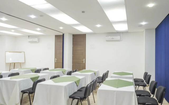 Apartamentos Regency La Feria