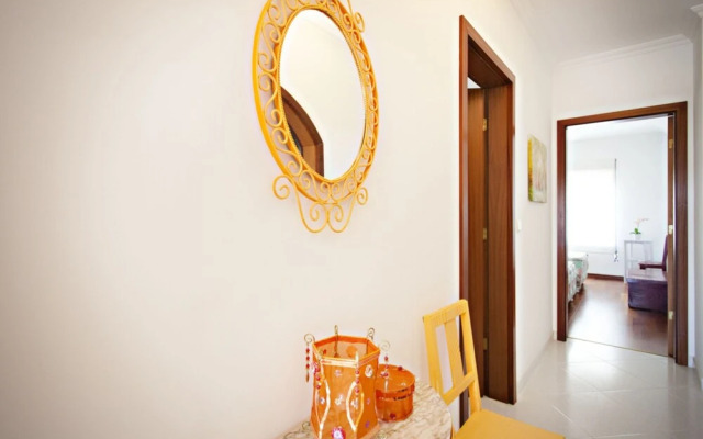 Maresia in Faro With 2 Bedrooms and 1 Bathrooms