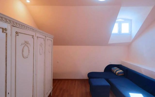 Hostel Kond House