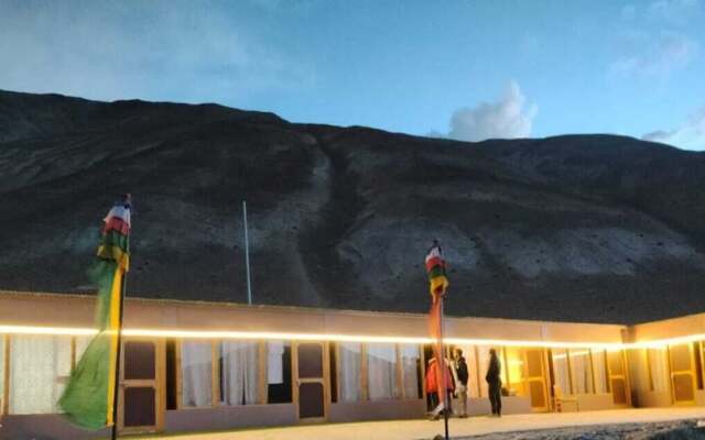 Grand Cozy Cottage Pangong