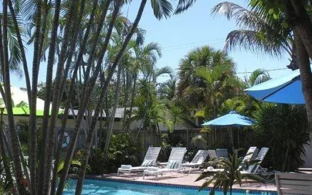 Las Olas Guesthouse @ 15th Avenue