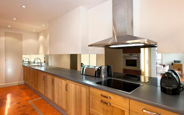 Appartement Spacieux Entre Croisette et rue D'antibes