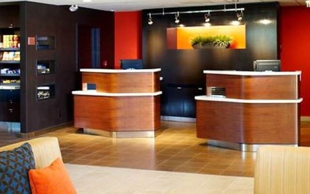 Courtyard by Marriott Louisville East