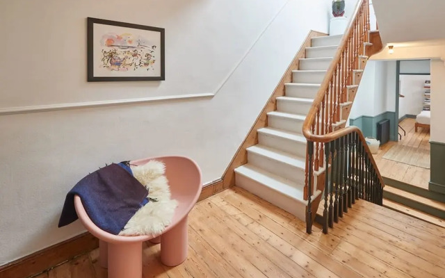 Host Stay Emerald Residence