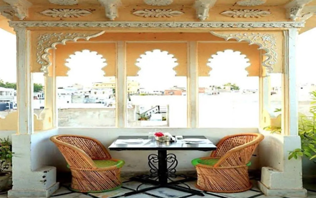 Janak Niwas Guest House