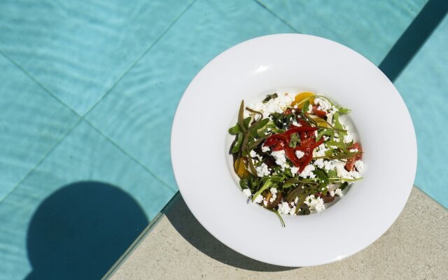 Prima Vista Beachfront Boutique Hotel