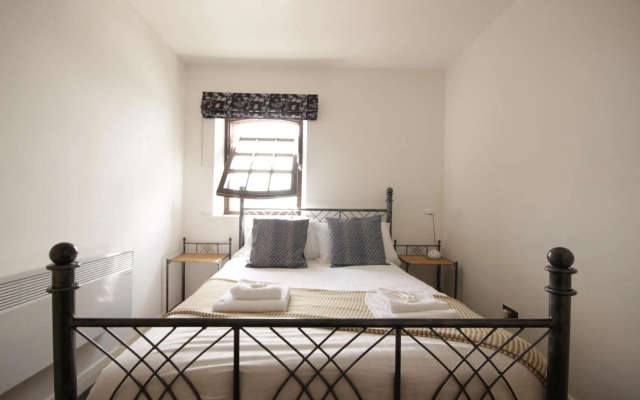 Marina Humber View Apartment