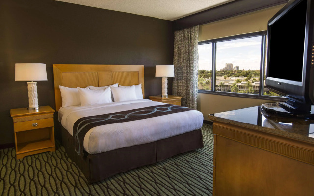 DoubleTree Suites by Hilton Orlando - Disney Springs® Area