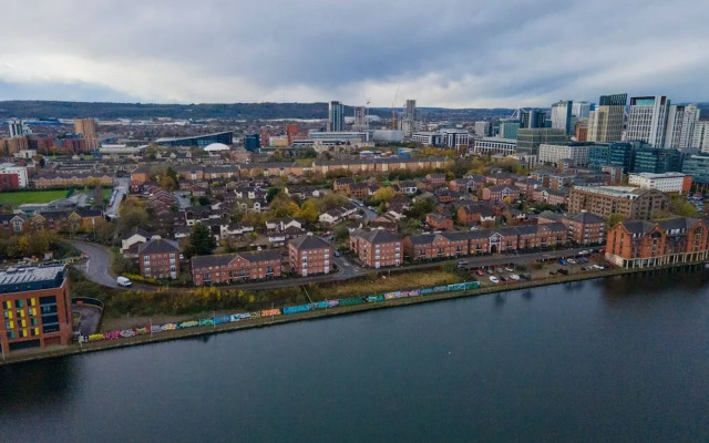 Beautiful Cardiff Wharf Free Parking Waterviews