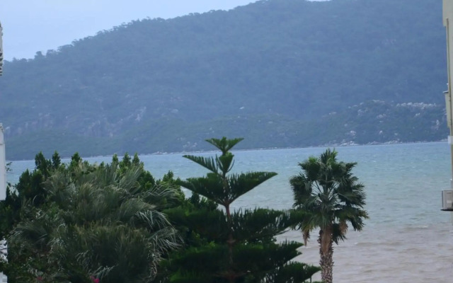 Almena Hotel