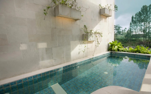 Sunsetfalls Gardens and Resort