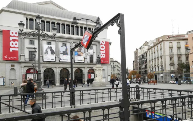 Escala Ópera - Adults Only