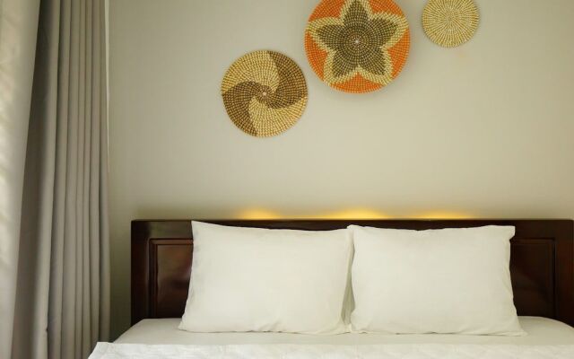 Livin Hub Hostel  Apartment