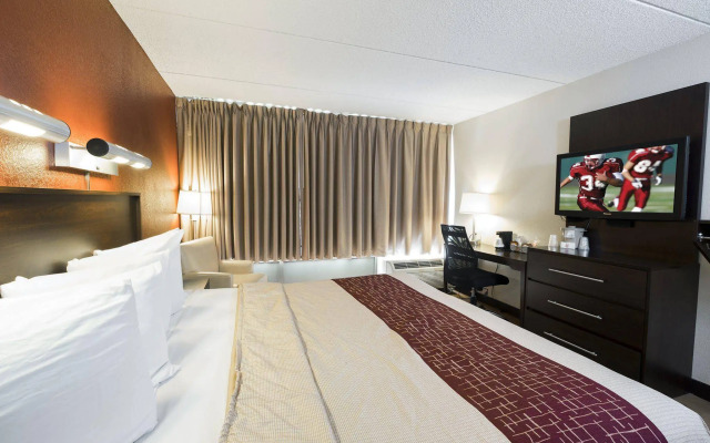Red Roof Inn PLUS+ Austin South