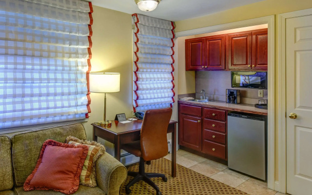 Port Inn and Suites Portsmouth, Ascend Hotel Collection