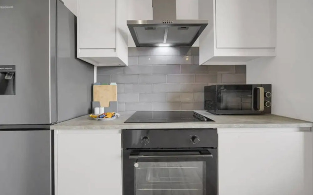 Stylish Modern Apartment - Free Parking - W