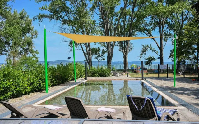 Lelle Hotel