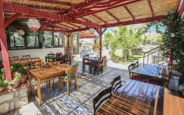 Karaburun Konak Hotel