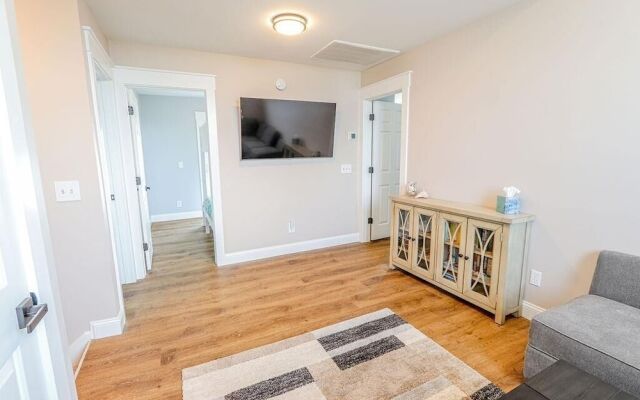 Nauti Time 5 Bedroom Home by RedAwning