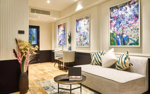 Floral Court  & Residence Sukhumvit 13