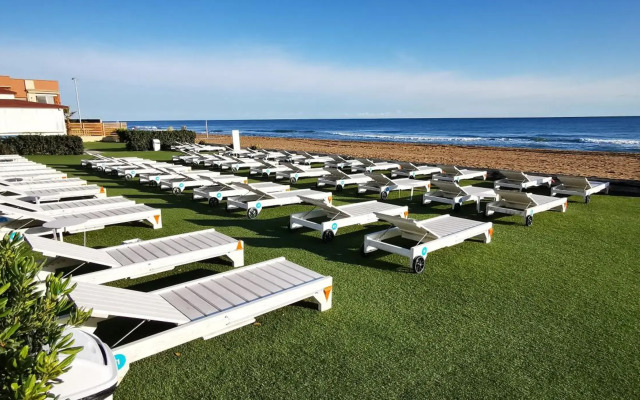 Hotel Tropical Gava Mar