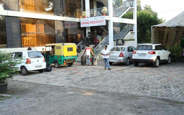 Airport Cochin Grand Residency , NEDUMBASSERY